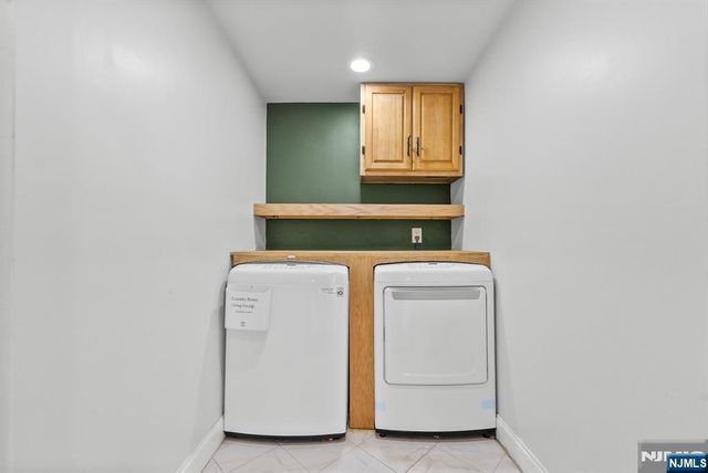 20 Shawnee Road, Hopatcong, NJ 07843