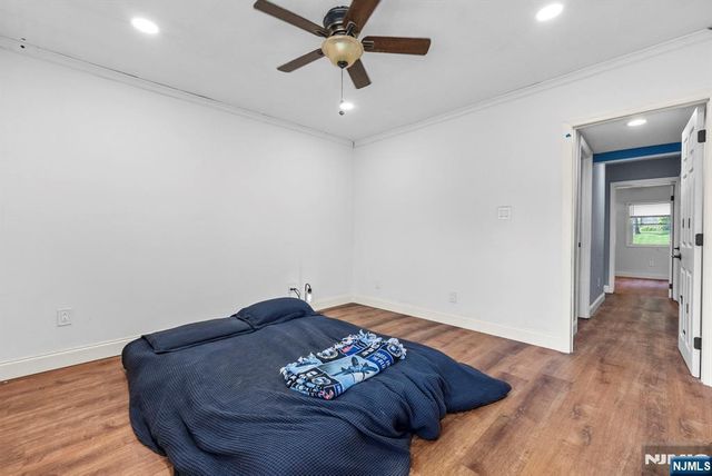 20 Shawnee Road, Hopatcong, NJ 07843