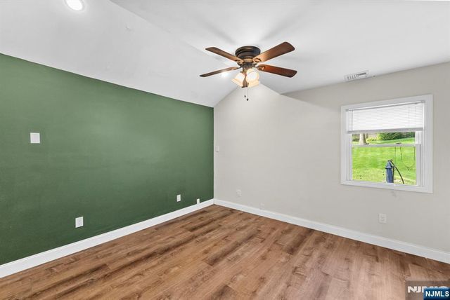 20 Shawnee Road, Hopatcong, NJ 07843