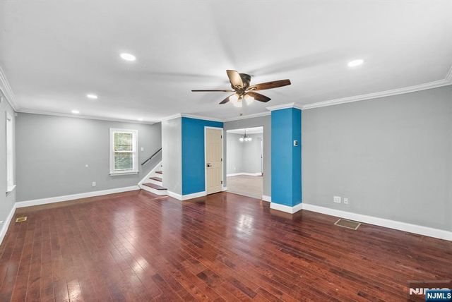 20 Shawnee Road, Hopatcong, NJ 07843
