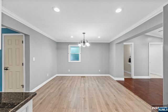 20 Shawnee Road, Hopatcong, NJ 07843