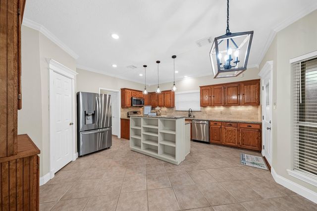 7035 Little Willow Drive, Pasadena, TX 77505