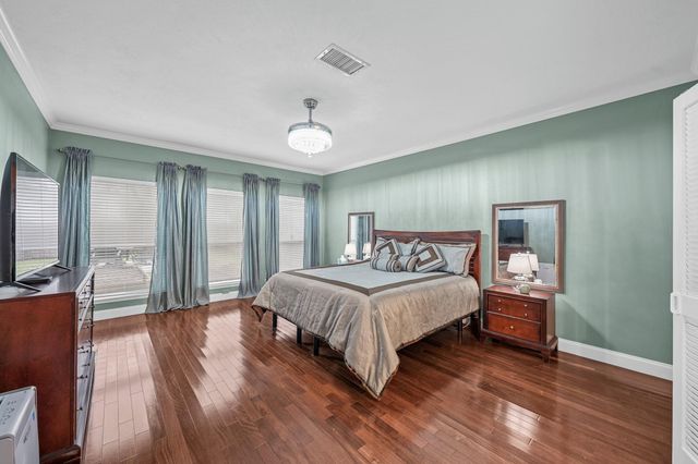 7035 Little Willow Drive, Pasadena, TX 77505