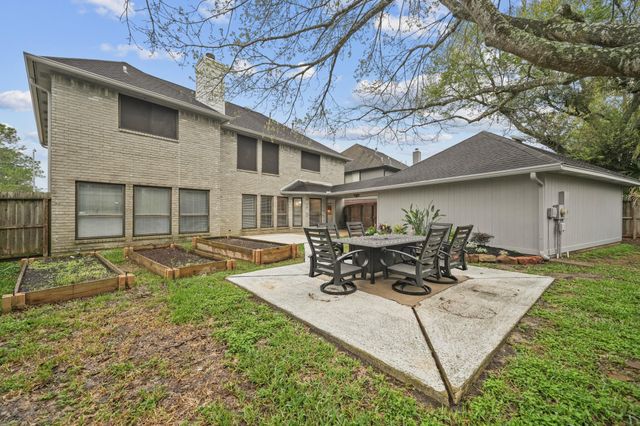 7035 Little Willow Drive, Pasadena, TX 77505