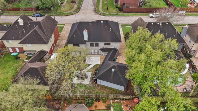 7035 Little Willow Drive, Pasadena, TX 77505