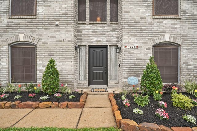 7035 Little Willow Drive, Pasadena, TX 77505