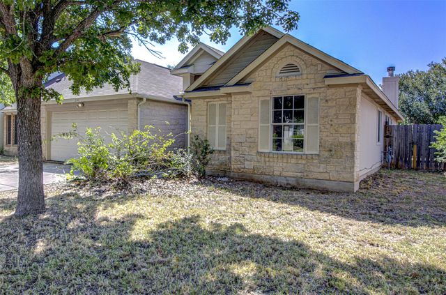214 Sandhill DR, Lockhart, TX 78644