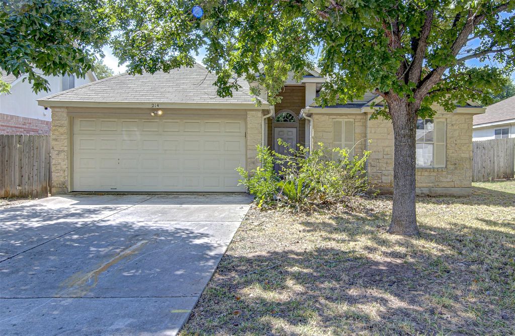214 Sandhill DR, Lockhart, TX 78644