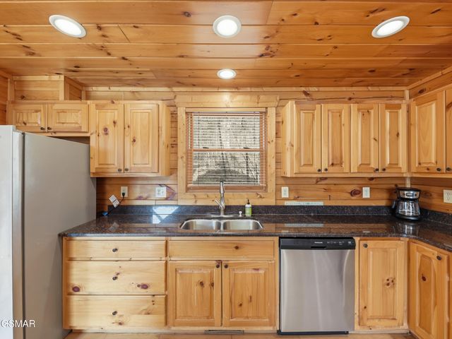 2336 Breezy Road, Sevierville, TN 37876