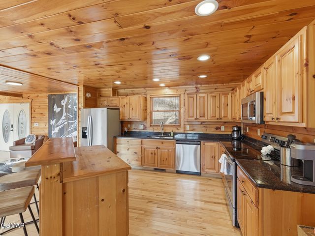 2336 Breezy Road, Sevierville, TN 37876