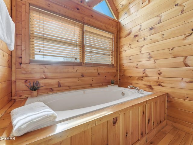 2336 Breezy Road, Sevierville, TN 37876