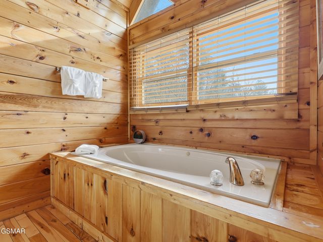 2336 Breezy Road, Sevierville, TN 37876