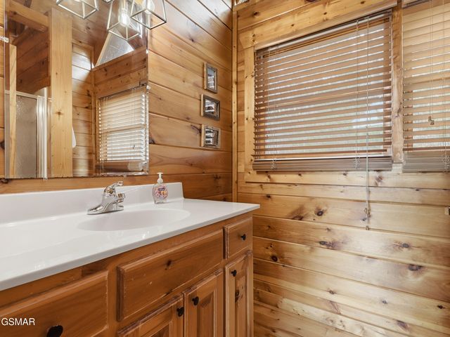 2336 Breezy Road, Sevierville, TN 37876