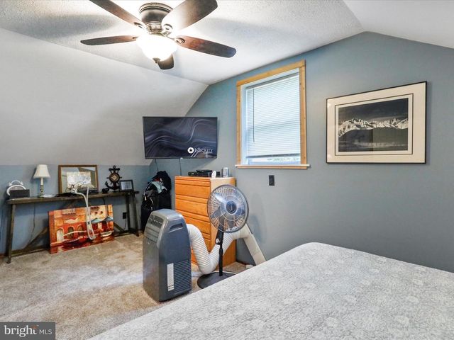 529 STRAWBERRY LN, Augusta, WV 26704