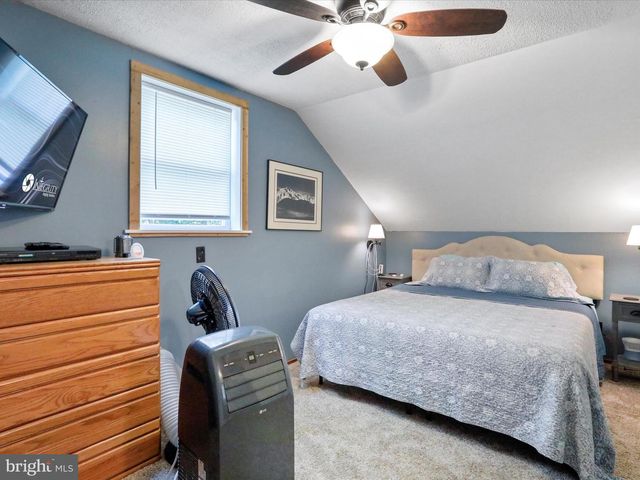 529 STRAWBERRY LN, Augusta, WV 26704