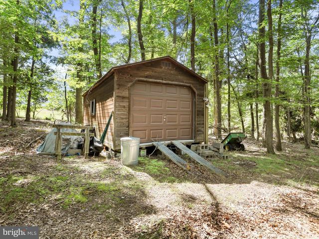 529 STRAWBERRY LN, Augusta, WV 26704