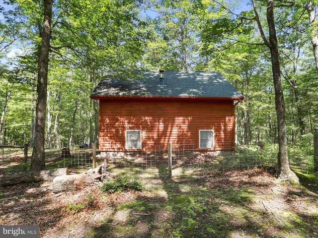 529 STRAWBERRY LN, Augusta, WV 26704