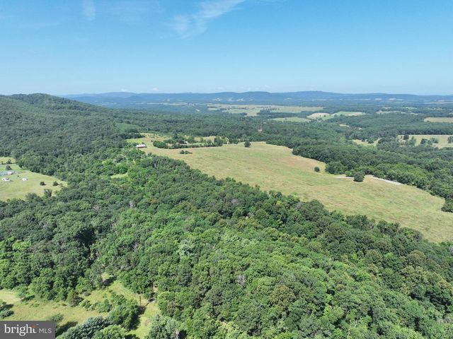 529 STRAWBERRY LN, Augusta, WV 26704