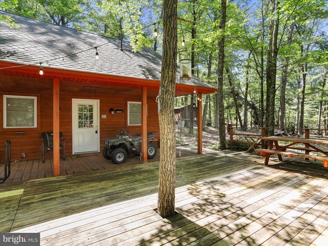 529 STRAWBERRY LN, Augusta, WV 26704