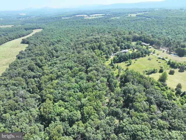 529 STRAWBERRY LN, Augusta, WV 26704