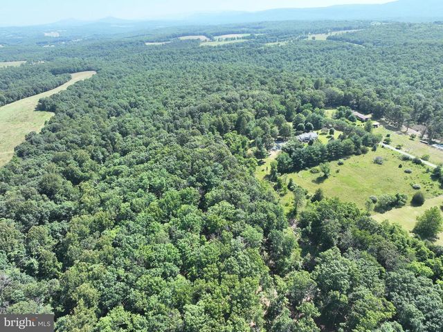 529 STRAWBERRY LN, Augusta, WV 26704