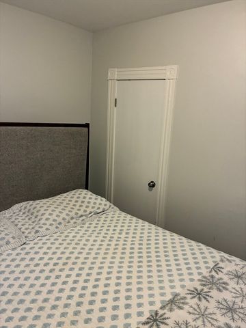 15 Gladstone 2, Everett, MA 02149