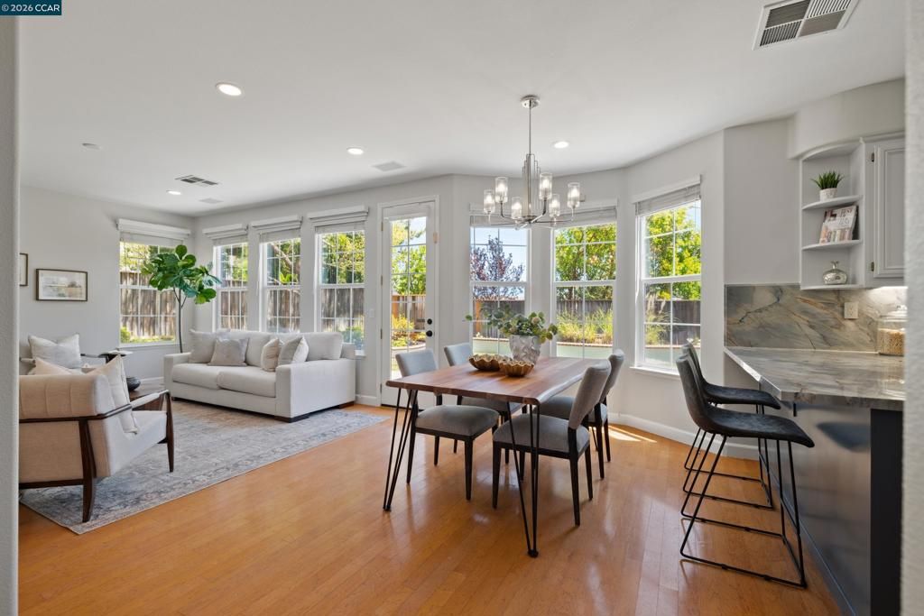 Image 13 of property listing at 1166 S Chanterella Drive, San Ramon, CA 94582