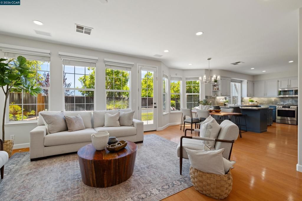 Image 18 of property listing at 1166 S Chanterella Drive, San Ramon, CA 94582