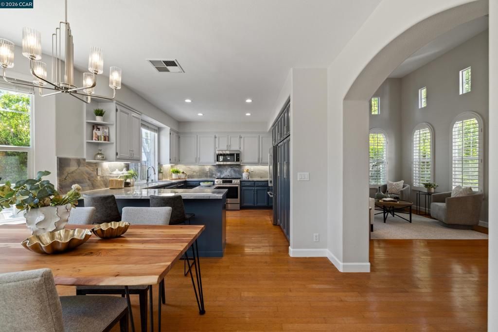 Image 19 of property listing at 1166 S Chanterella Drive, San Ramon, CA 94582