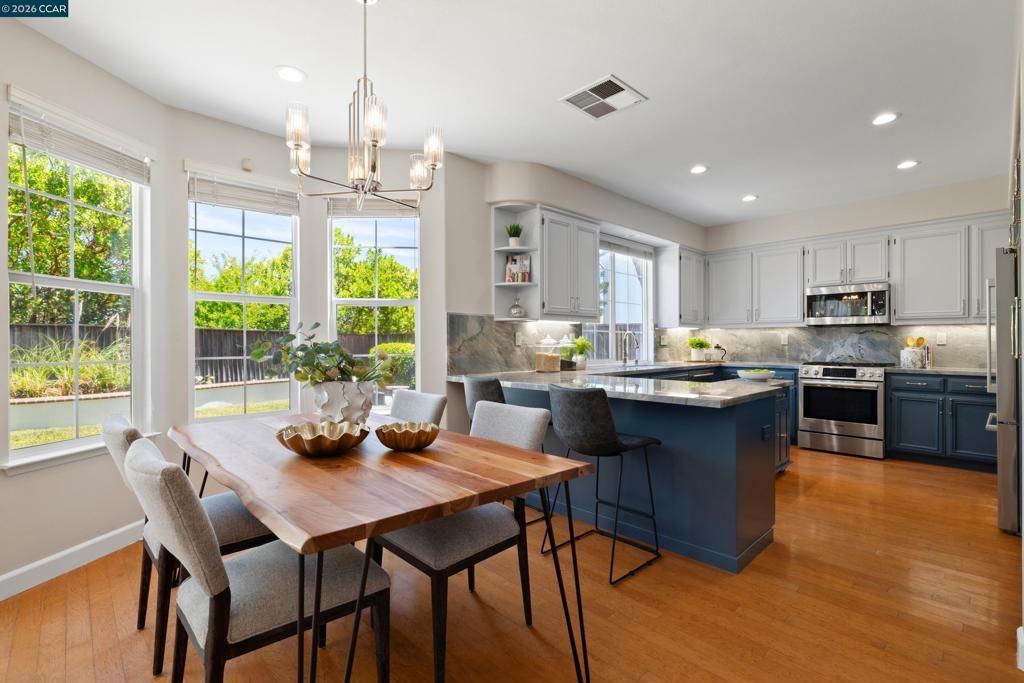 Image 21 of property listing at 1166 S Chanterella Drive, San Ramon, CA 94582
