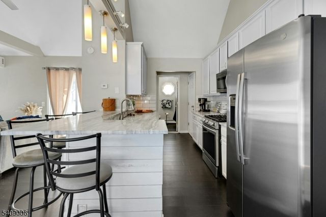 3 Redmans Dr, Jefferson Twp., NJ 07438