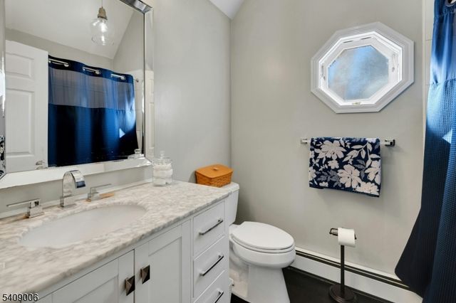 3 Redmans Dr, Jefferson Twp., NJ 07438