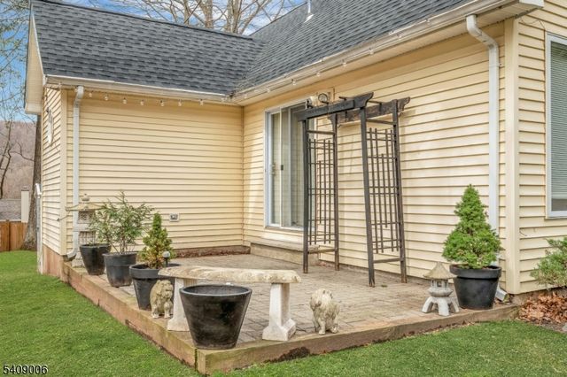 3 Redmans Dr, Jefferson Twp., NJ 07438