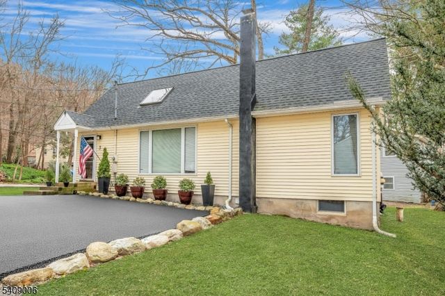 3 Redmans Dr, Jefferson Twp., NJ 07438