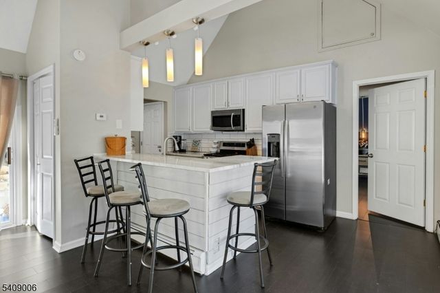 3 Redmans Dr, Jefferson Twp., NJ 07438