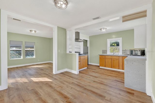 2127 8TH AVENUE N, St Petersburg, FL 33713