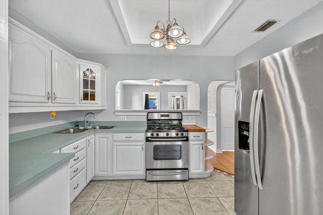 2127 8TH AVENUE N, St Petersburg, FL 33713