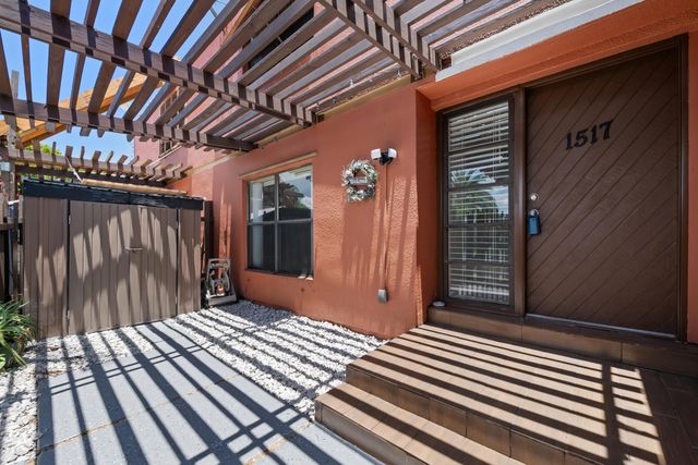 1517 Fairway Road, Pembroke Pines, FL 33026