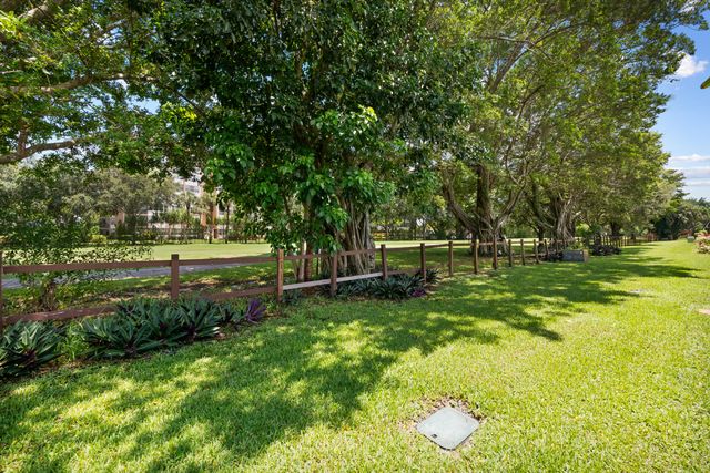 1517 Fairway Road, Pembroke Pines, FL 33026
