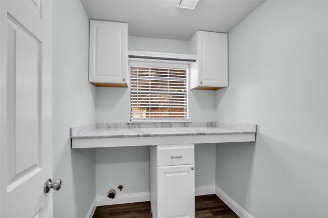 6 Dusky Meadow Place, The Woodlands, TX 77381