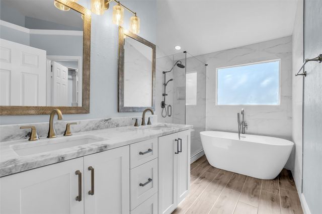 6 Dusky Meadow Place, The Woodlands, TX 77381