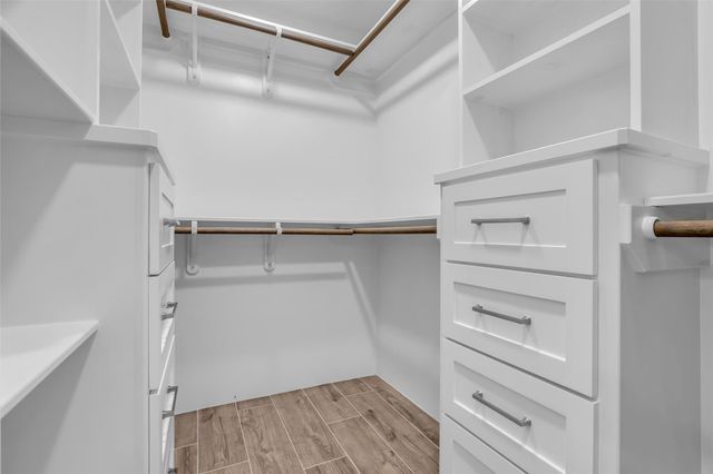 6 Dusky Meadow Place, The Woodlands, TX 77381