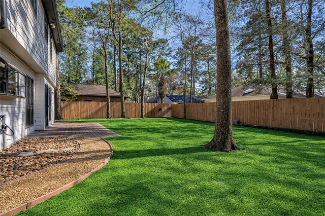 6 Dusky Meadow Place, The Woodlands, TX 77381