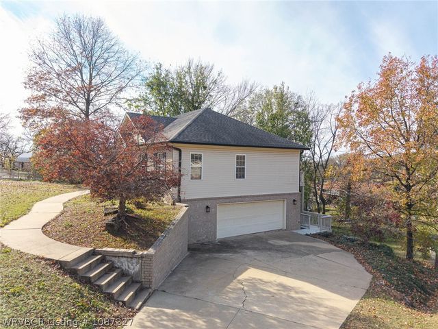 2201 Carthage Drive, Fort Smith, AR 72901