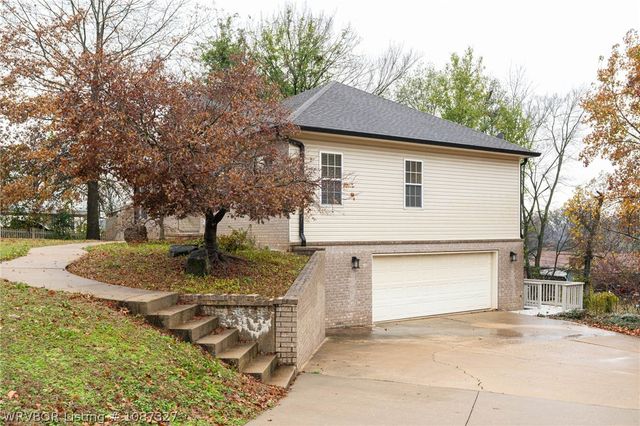 2201 Carthage Drive, Fort Smith, AR 72901