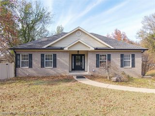 2201 Carthage Drive, Fort Smith, AR 72901