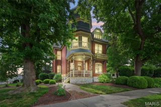 128 N 6th Street, St Charles, MO 63301