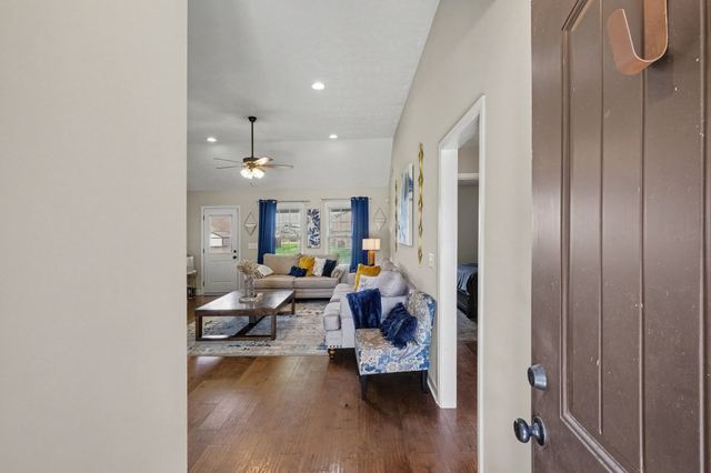 8041 Manchester Pike, Murfreesboro, TN 37127
