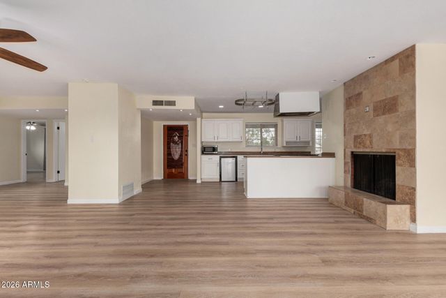 5733 W ROYAL PALM Road, Glendale, AZ 85302