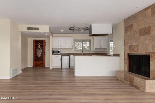 5733 W ROYAL PALM Road, Glendale, AZ 85302